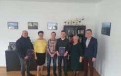 Więcej o: „Modernizacja infrastruktury drogowej na terenie Gminy i Miasta Stawiszyn” – podpisanie umowy